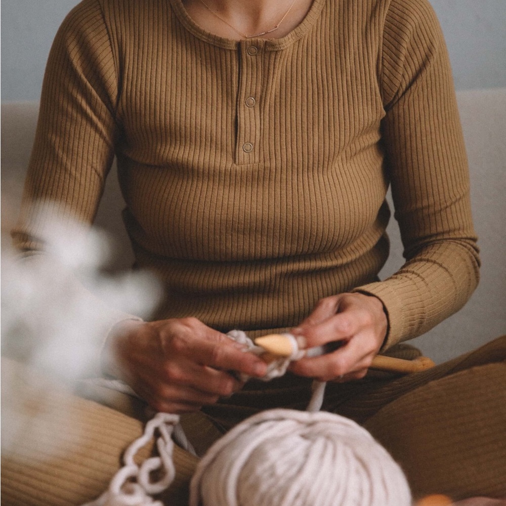 Ribbed Henley Long Sleeve Top - Brown